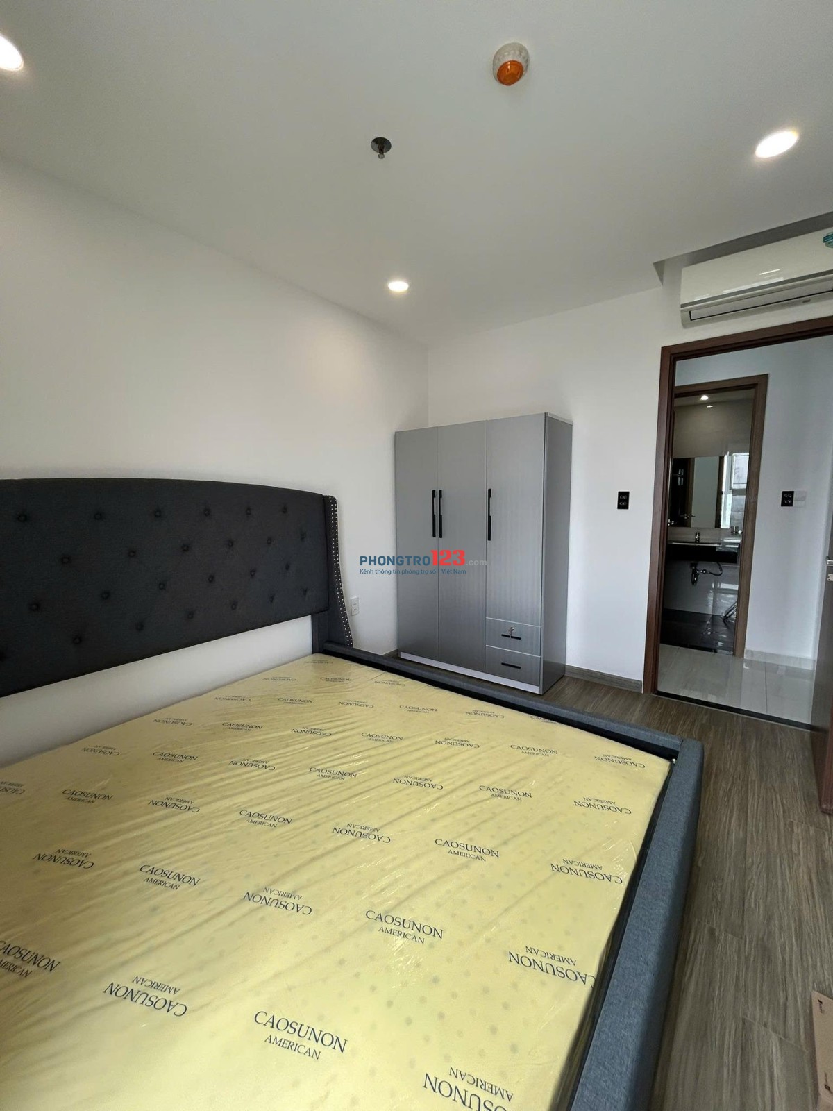 Chung cư Satra Eximland căn 95m2, 2p ngủ, Nội thất,17tr/th