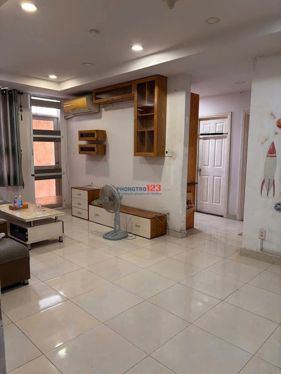Cho thuê căn hộ 90m2, 2p ngủ, chung cư 590 CMT8