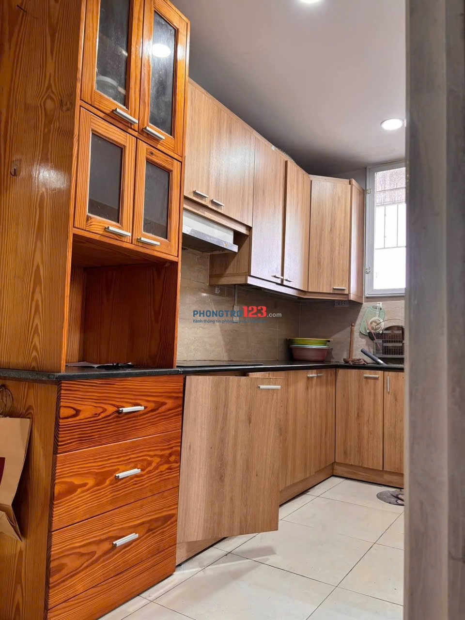 Cho thuê căn hộ 90m2, 2p ngủ, chung cư 590 CMT8