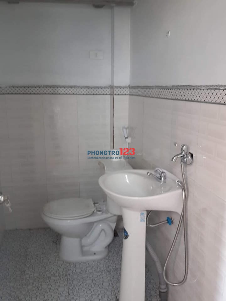 Phòng trọ 25m2 có gác, cửa sổ tại đường Gò Cát, Phường Long Trường, TP. HCM