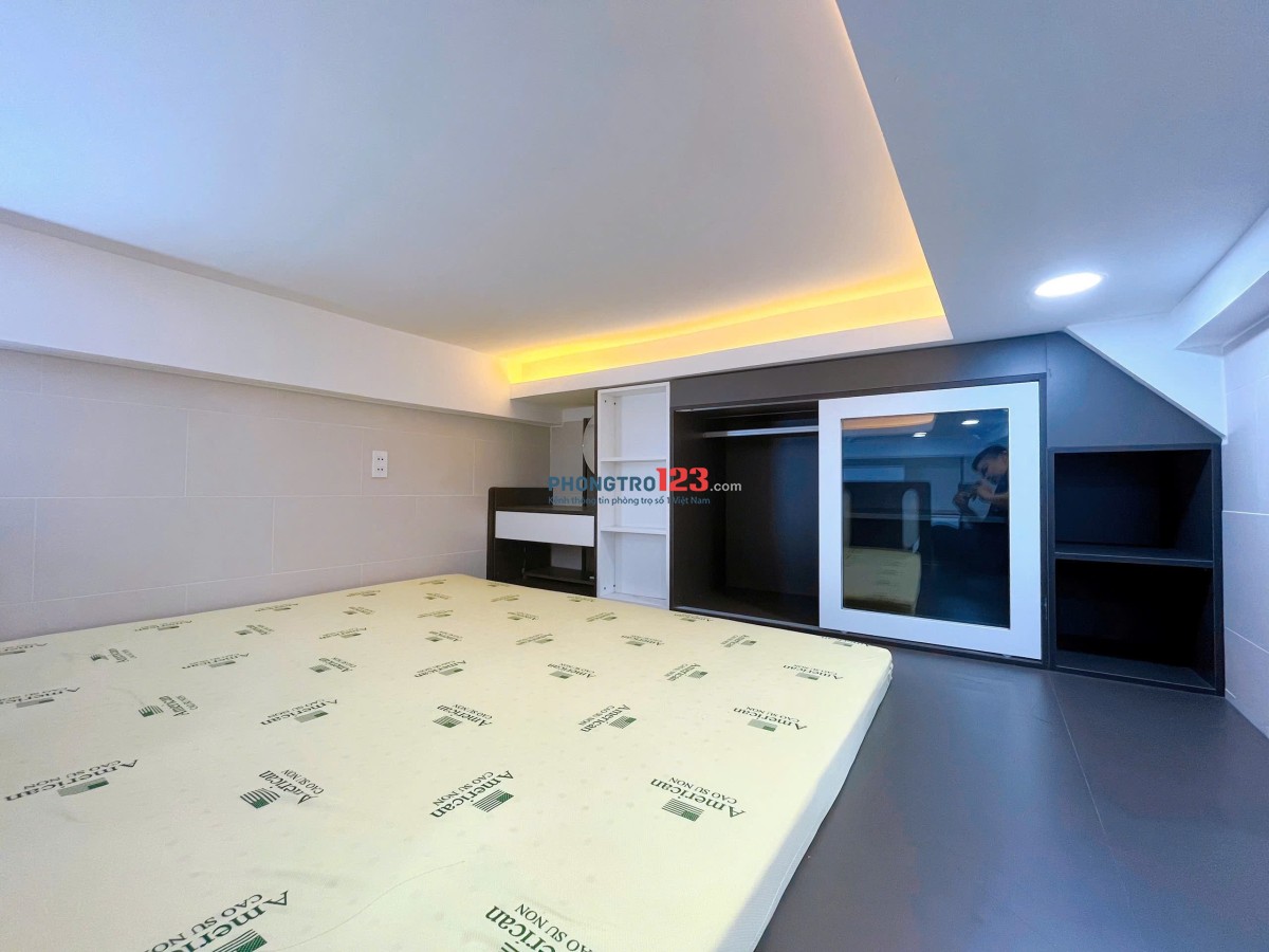CĂN HỘ CÓ GÁC - FULL NỘI THẤT - CỬA SỔ TRỜI - CÁCH Q1 CHƯA TỚI 5P ĐI XE - DUY TÂN , PHÚ NHUẬN
