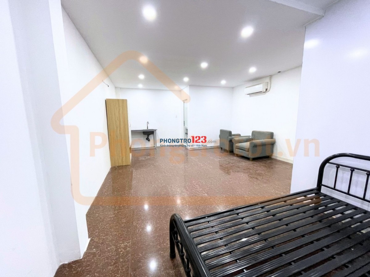 Phòng rộng rãi, gác cao thoáng thiết kế hiện đại tại 379 Đường Nguyễn Thị Tú