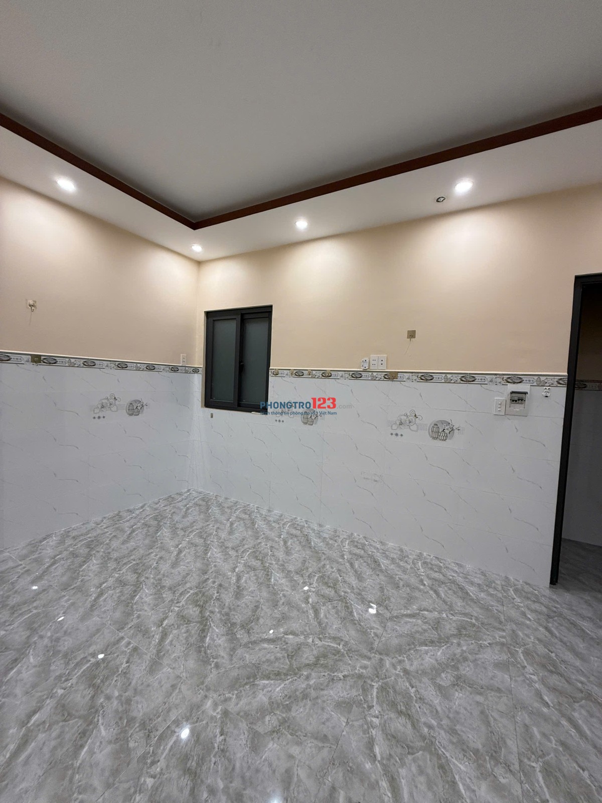 Phòng Trọ Mới_Nội Thất Cơ Bản, Máy Lạnh, Nước Nóng_Khóa Vân Tay_Giờ Giấc Tự Do