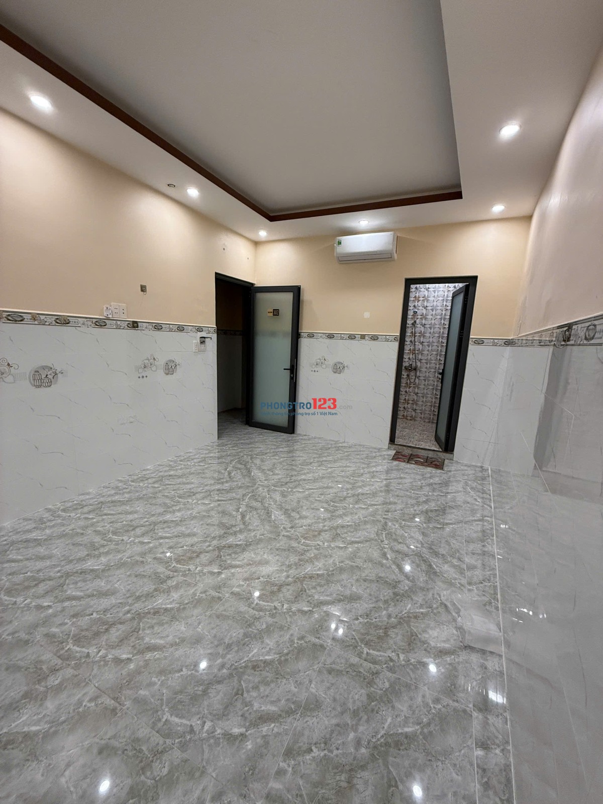 Phòng Trọ Mới_Nội Thất Cơ Bản, Máy Lạnh, Nước Nóng_Khóa Vân Tay_Giờ Giấc Tự Do