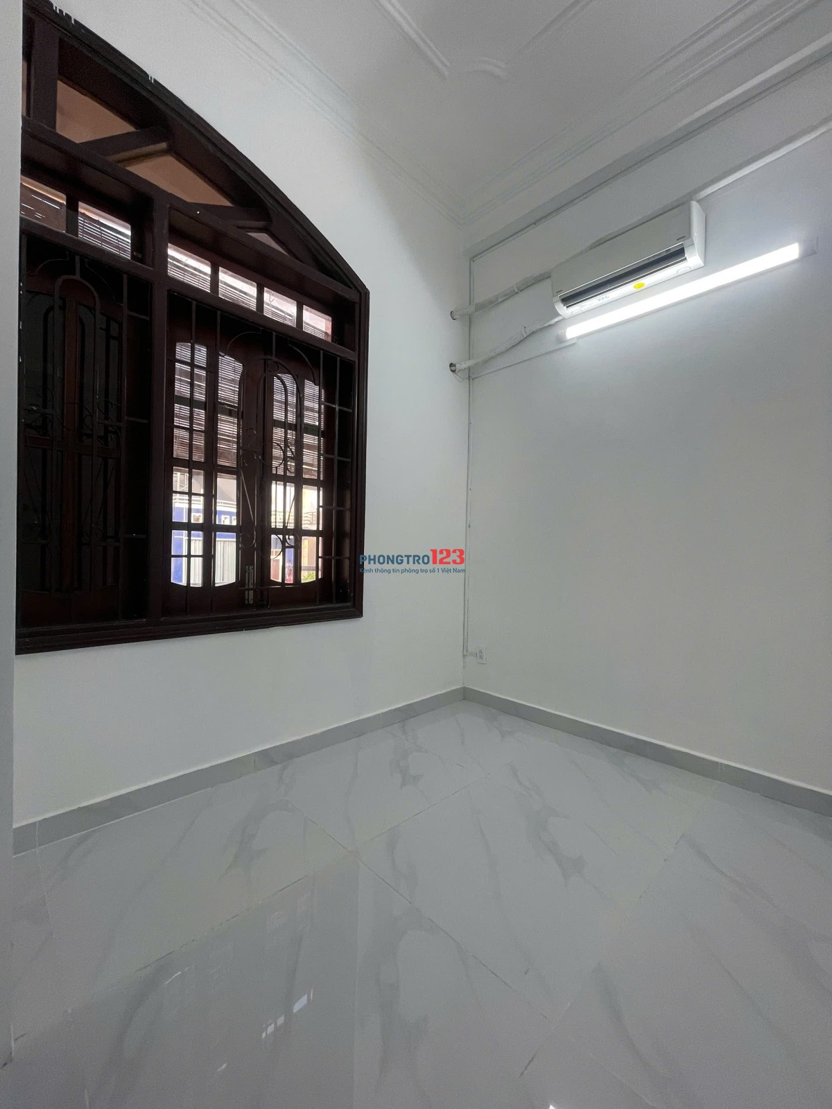 8tr5 căn 2PN 2ML nội thất cơ bản rộng 40m2 Ban Công Riêng + Phòng Khách, Tách Bếp + Xe Hơi Tận Cửa g