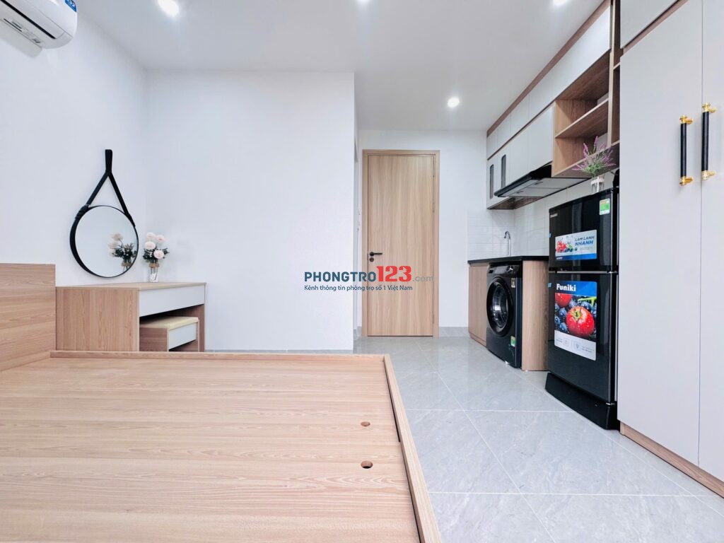 Phòng full đồ 3tr8 – vào ở luônCó điều hoà, nóng lạnh, giường tủ  Máy giặt chung, giờ giấc thoải má