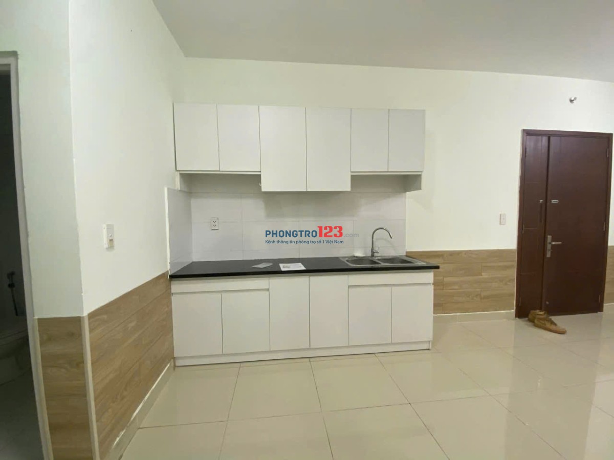 Căn 2p ngủ, không nội thất- C/c Topaz Garden giá 9tr/th