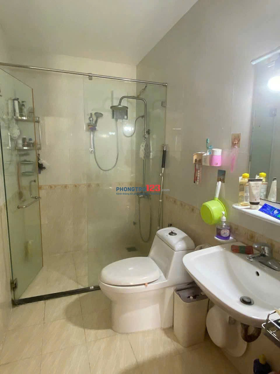 C/c Huỳnh Văn Bánh căn 90m2, 2p ngủ, giá 11tr/th