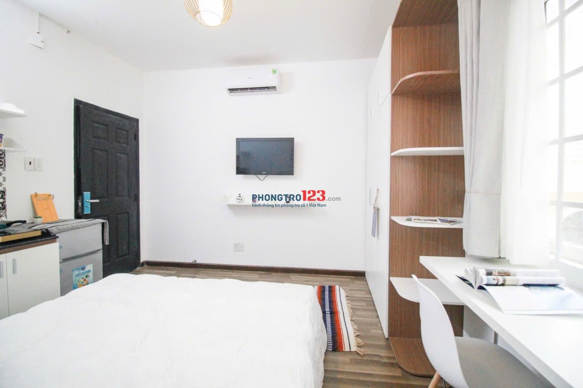 PHÒNG ĐẦY ĐỦ TIỆN NGHI NGAY THẢO ĐIỀN (CHÂN CẦU SÀI GÒN). LH: CHỦ NHÀ (MR.NAM: 0938 983 193)