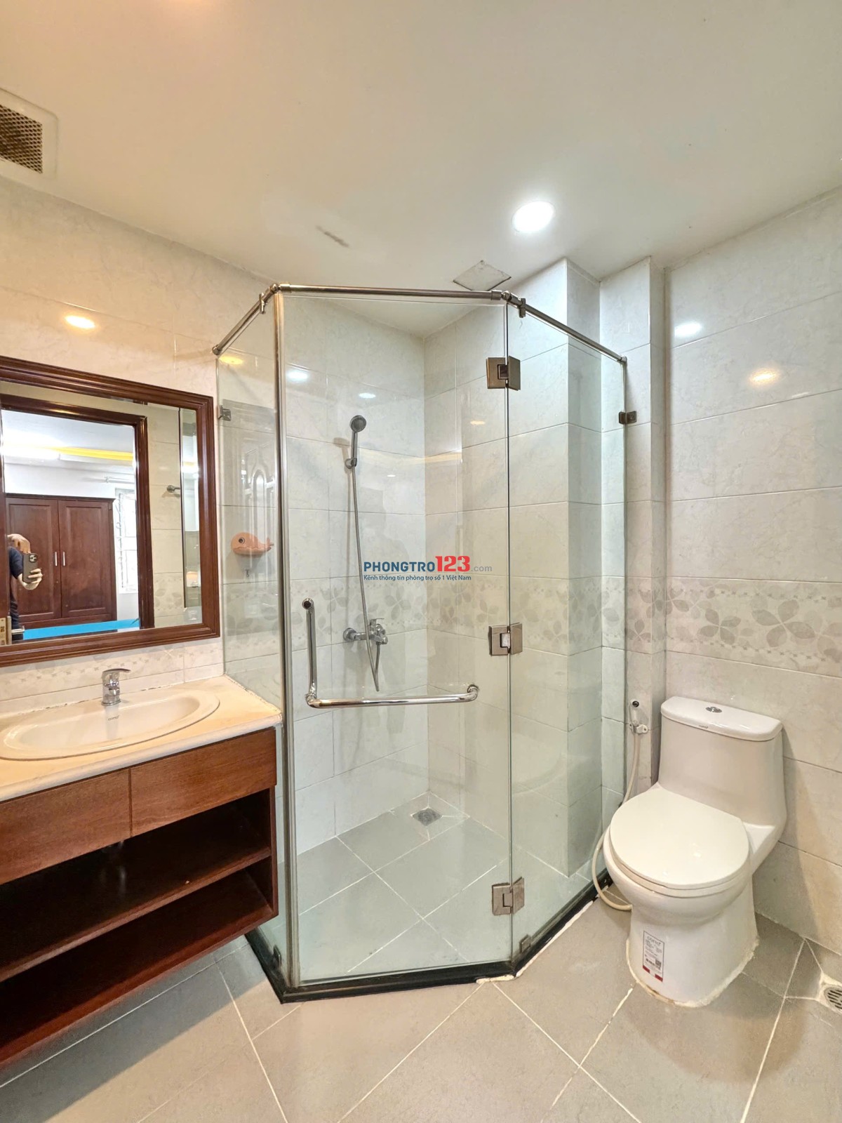 CĂN HỘ CAO CẤP 30m2 FULL NỘI THẤT, CÁCH MẠNG THÁNG 8, GẦN CV LÊ THỊ RIÊNG