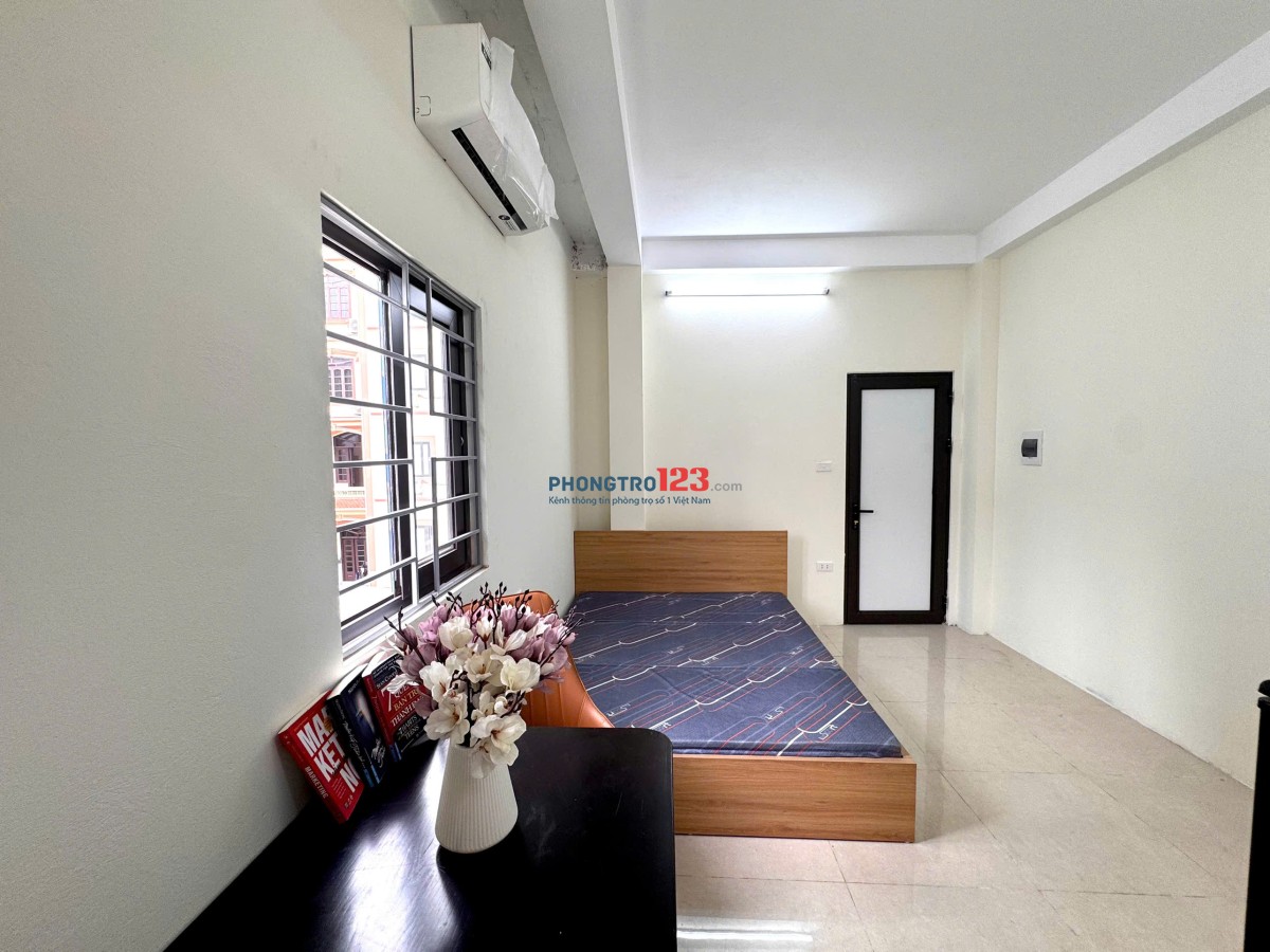 Cho thuê phòng studio rộng có ban công thoáng đủ tiện nghi không chung chủ có thể đi lại thoải mái