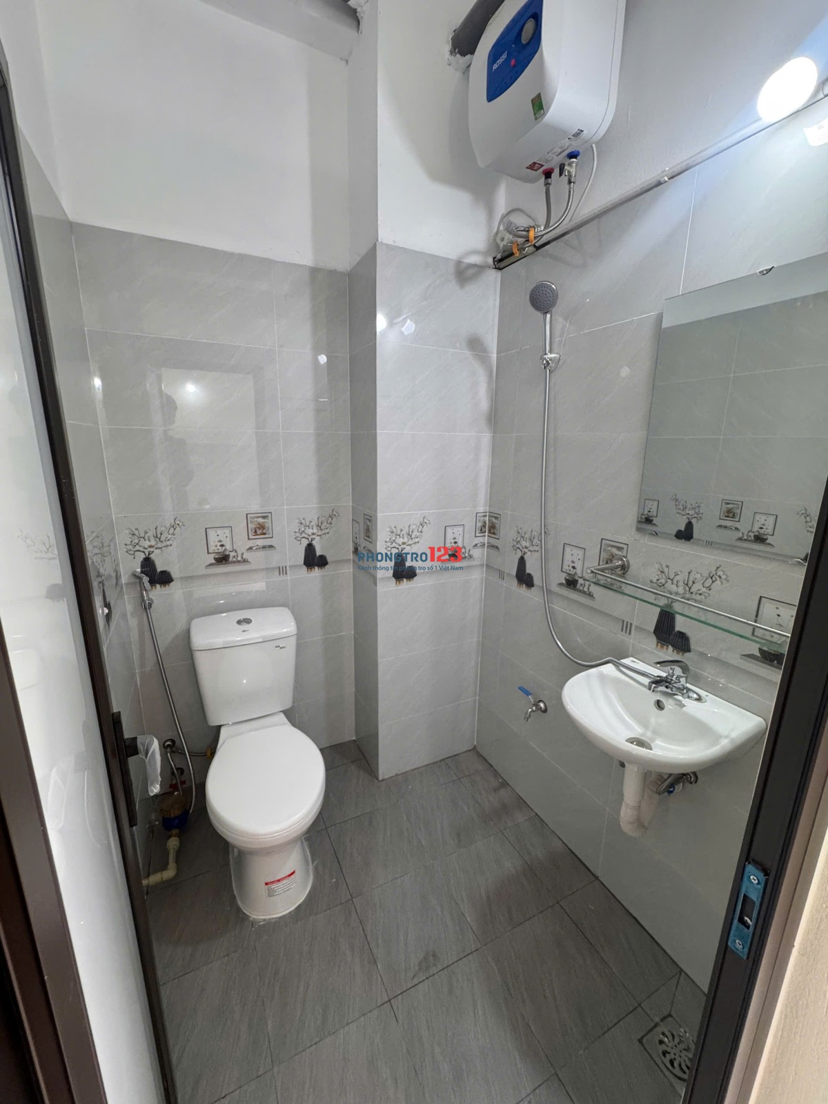 Cho thuê phòng studio rộng có ban công thoáng đủ tiện nghi không chung chủ có thể đi lại thoải mái