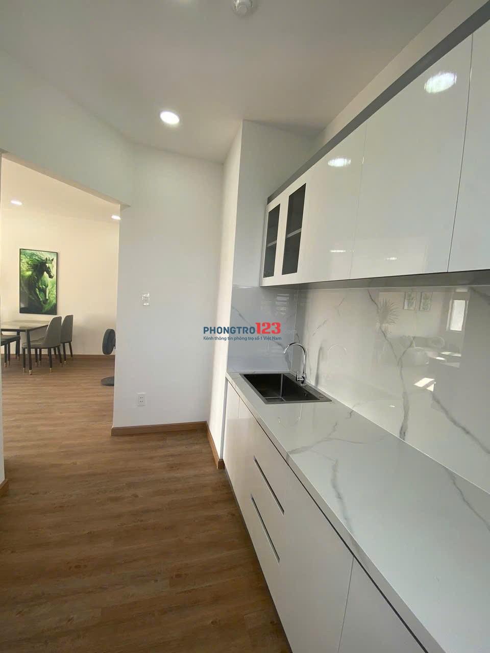 CCCC Mỹ Vinh, Nguyễn Thị Minh Khai, Q3: 85m2, 2p ngủ, nhà mới, 15triệu