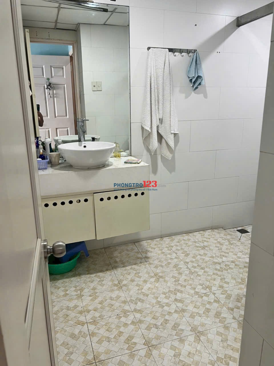 Bàu Cát 2 căn hộ 3 phòng ngủ,có nội thất giá 12tr