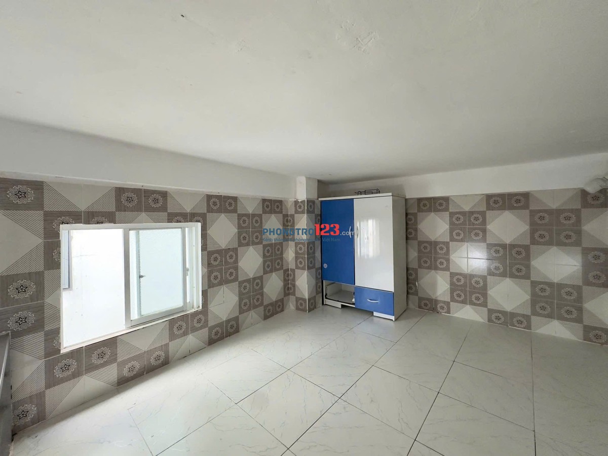 Duplex Gác to - máy lạnh - thang máy - Bãi xe to
