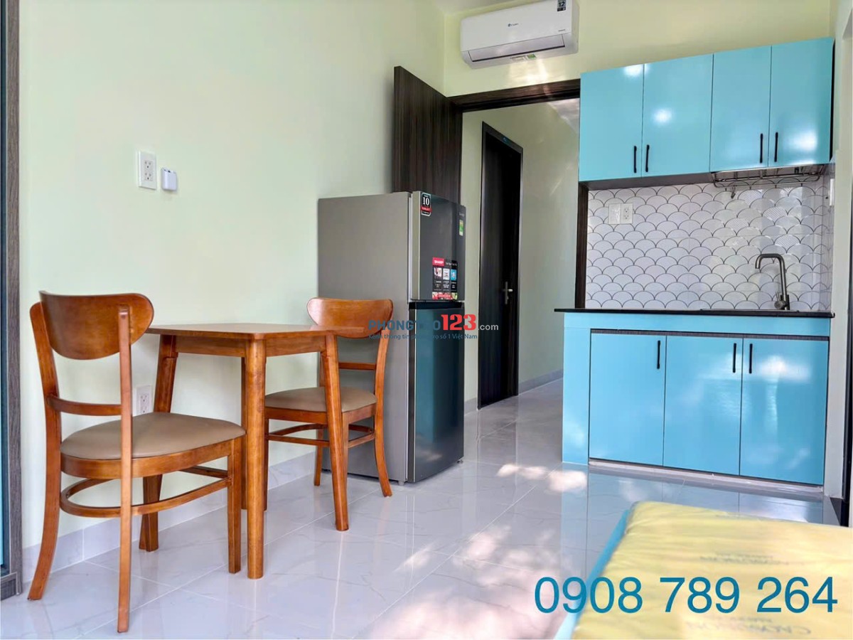 Cho thuê chdv Cát Lái gần citisoho, siêu rộng 30m2 ban công riêng Giá 4tr7 full nt có chỗ gắn máy