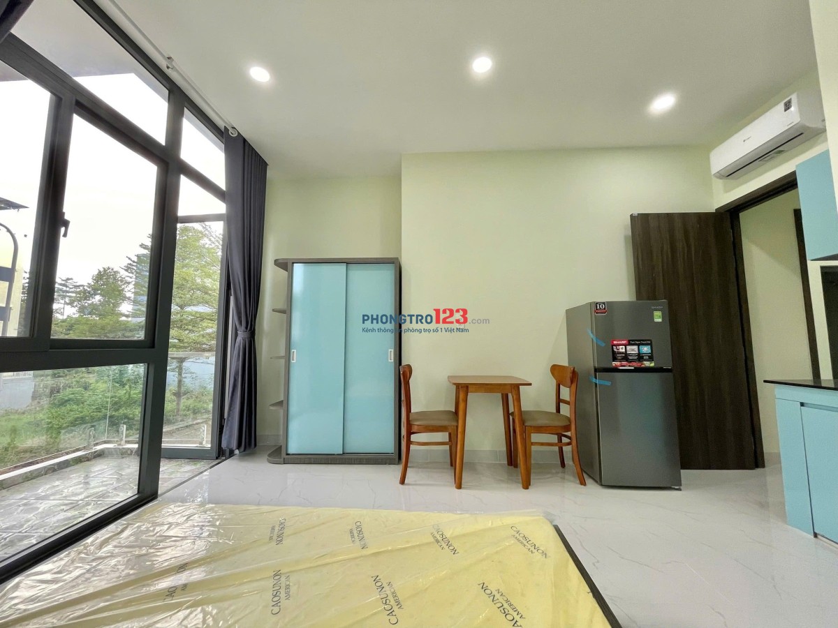 Cho thuê chdv Cát Lái gần citisoho, siêu rộng 30m2 ban công riêng Giá 4tr7 full nt có chỗ gắn máy