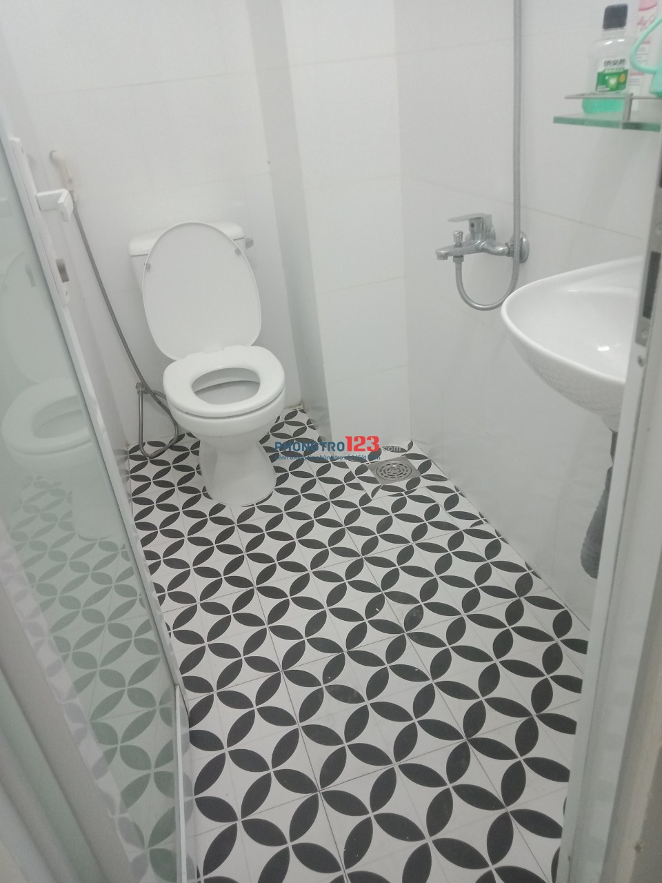 PHÒNG BAN CÔNG MÁT MẺ RỘNG RÃI NGAY LÊ VĂN SỸ