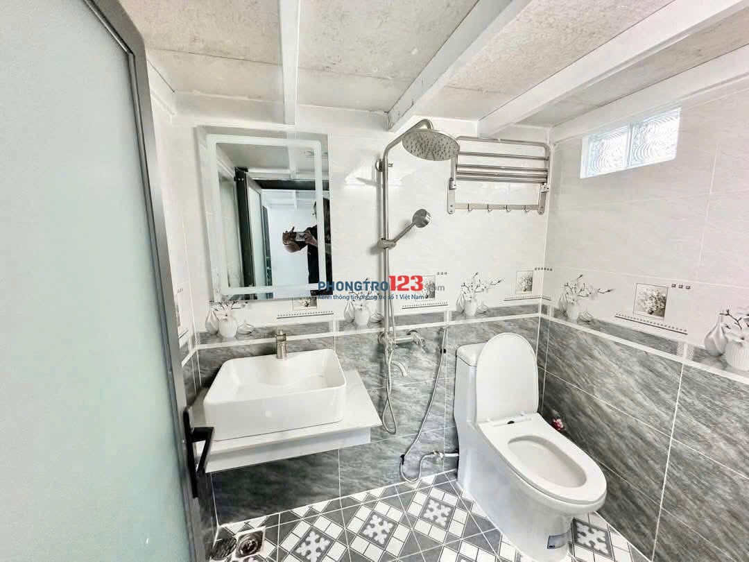 DUPLEX BANCOL NGAY CÁCH MẠNG THÁNG 8, Q3 - 5TRX - MỚI, RỘNG 45M2
