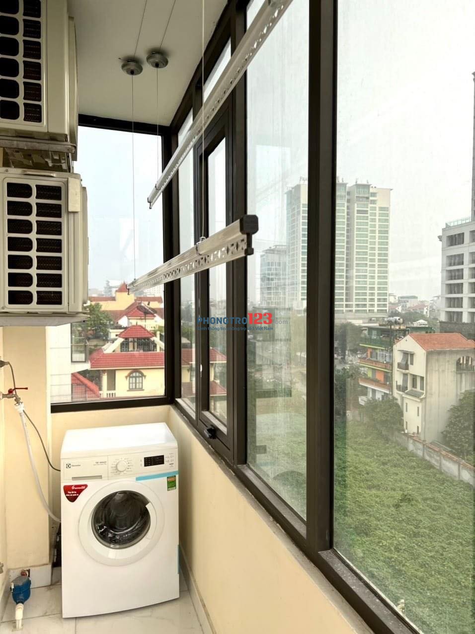 Căn hộ 1 ngủ view đẹp, ban công tại 225 Âu Cơ, QUẢNG AN, Hồ Tây