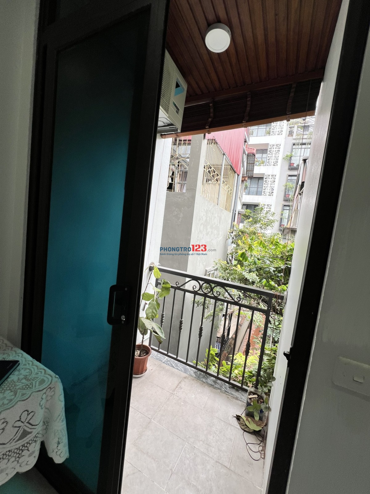 Cho thuê phòng 25m2 full đồ khép kín có ban công Trịnh Công Sơn, Tây Hồ