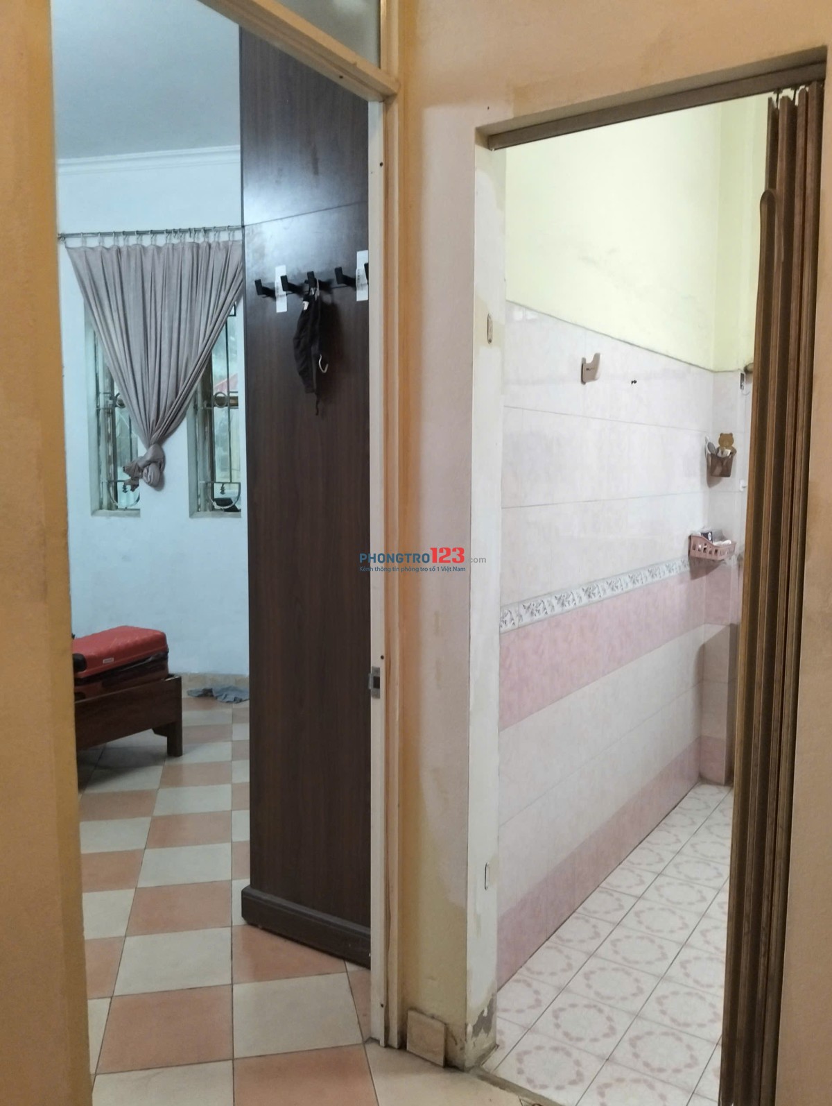 Cho thuê nhà 3 tầng rộng rãi, thoáng mát, vị trí cực tiện íchDùng để ở gia đình hoặc kinh doanh nhỏ