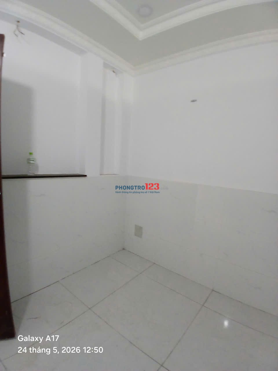 Cho thuê phòng trong nhà mặt tiền 878C đường Hà Huy Giáp đối diện điện máy Xanh
