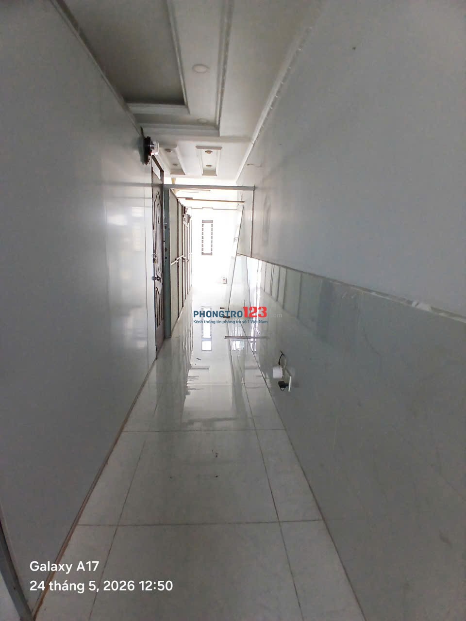 Cho thuê phòng trong nhà mặt tiền 878C đường Hà Huy Giáp đối diện điện máy Xanh