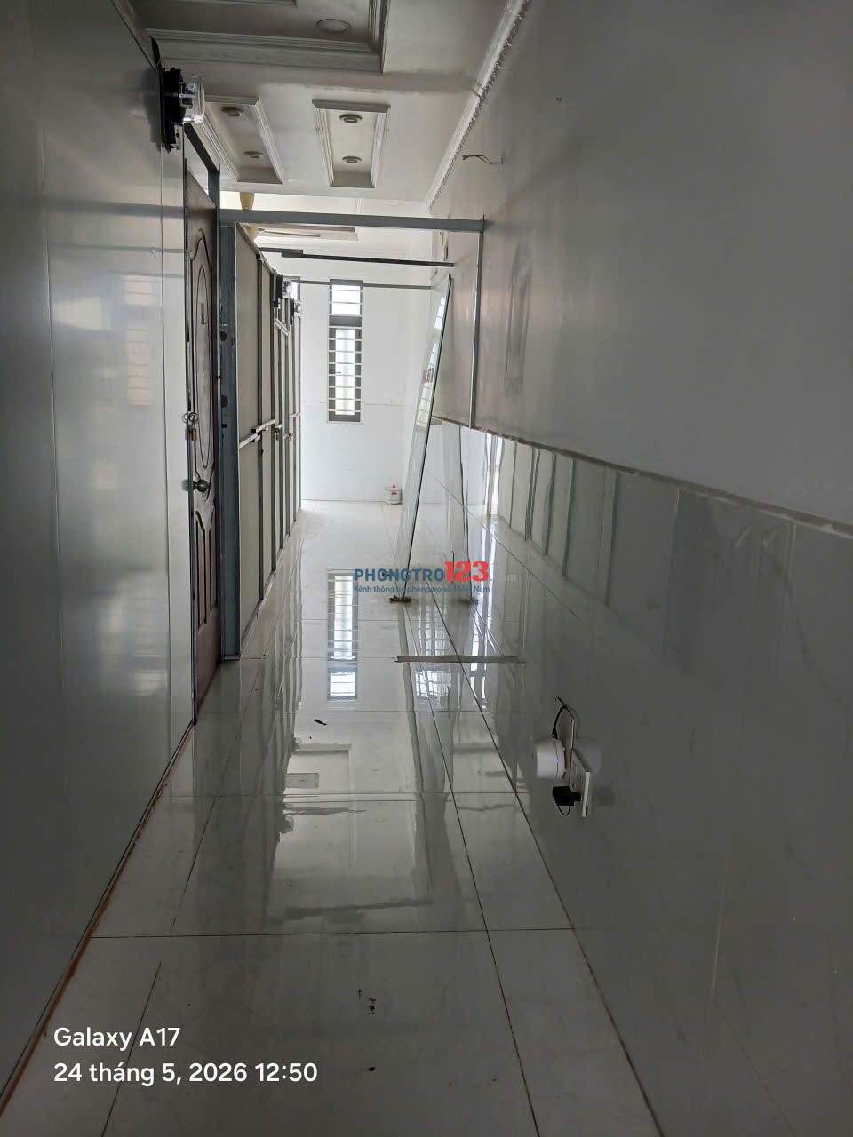 Cho thuê phòng trong nhà mặt tiền 878C đường Hà Huy Giáp đối diện điện máy Xanh