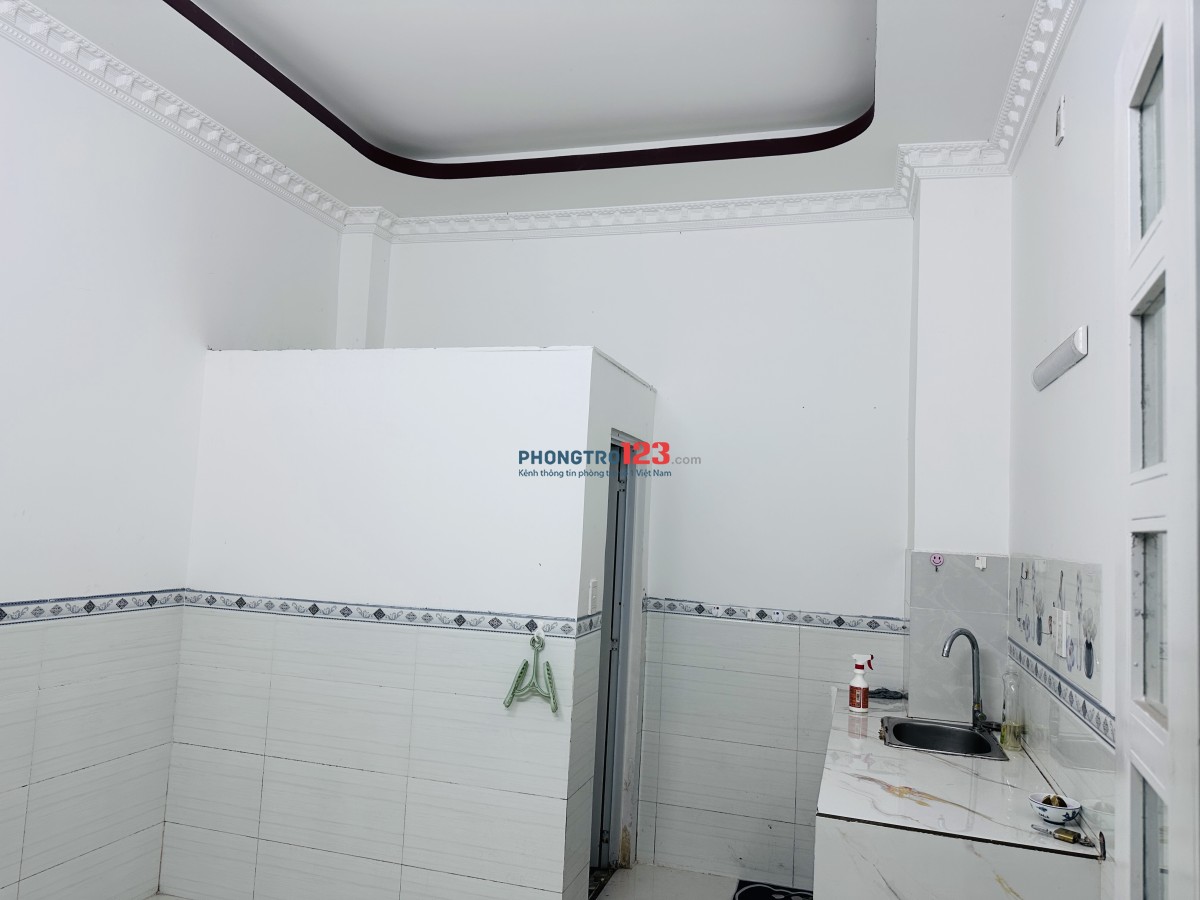 Cho thuê nhà trọ đẹp Q.9. Giá 2,3tr : DTSD : 18m2.