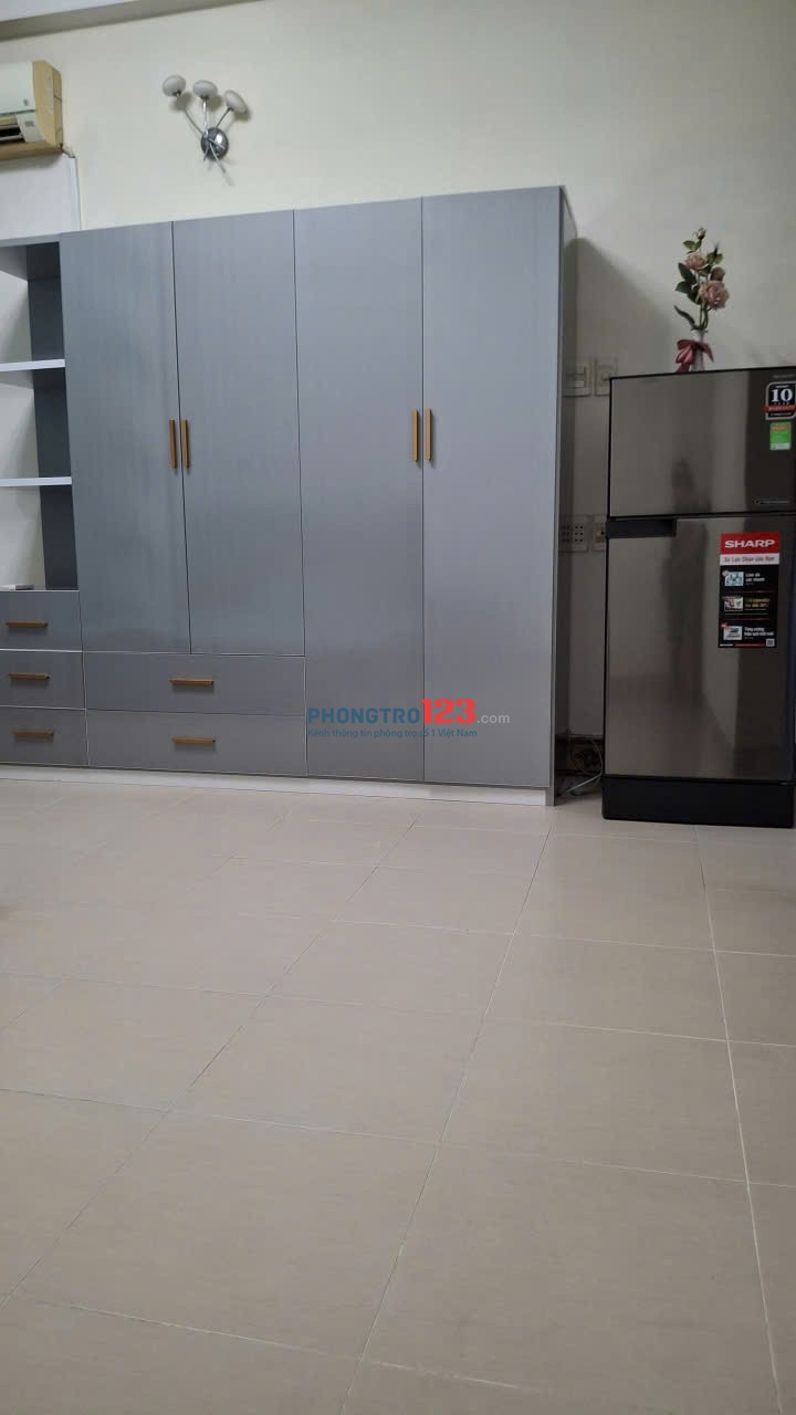 Phòng cho thuê đầy đủ tiện nghi tại trung tâm Q.3, có lối đi riêng