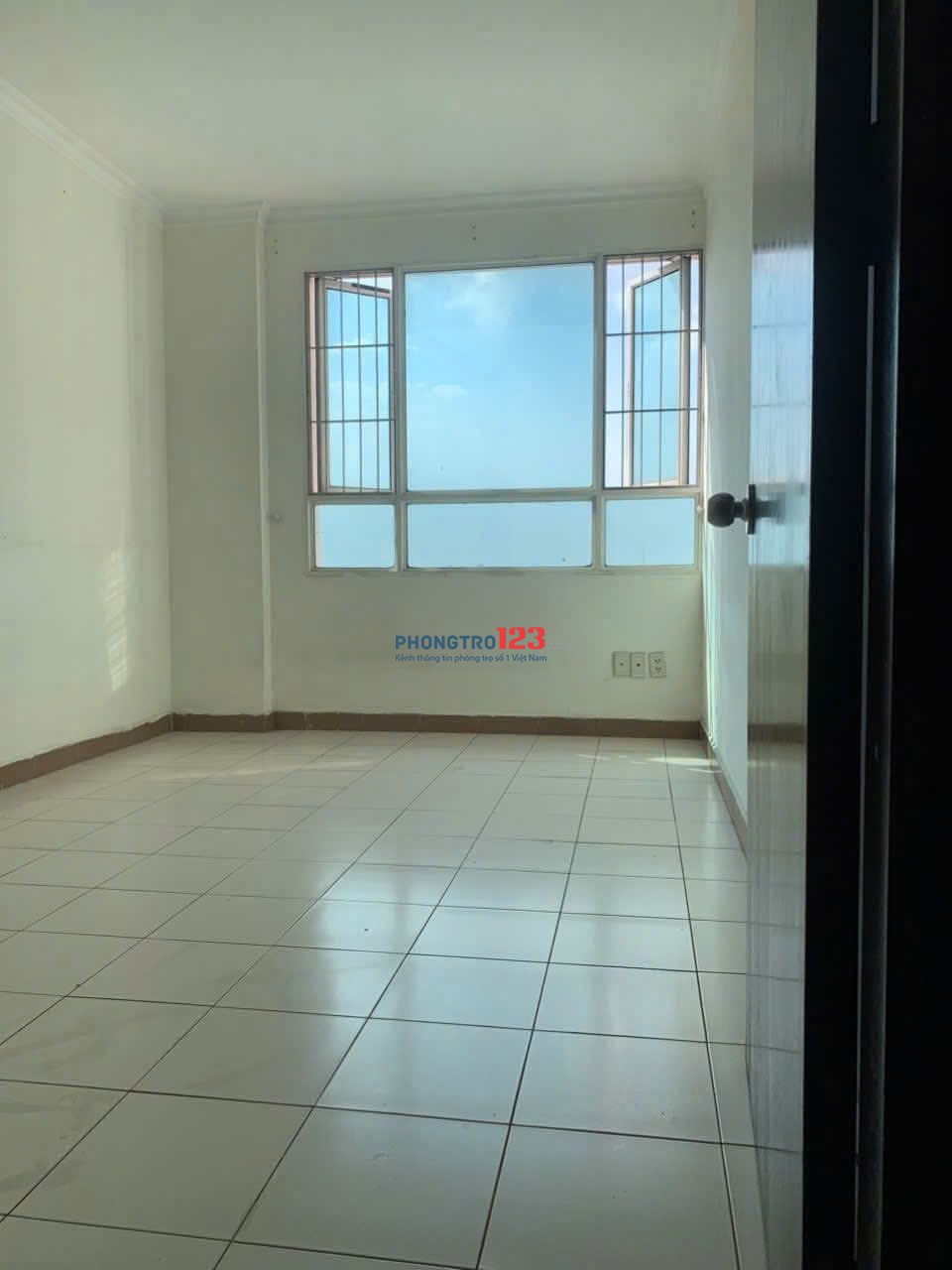 Chung cư Trường Sa, Quận 3: 10,5triệu, 85m2, 2p ngủ, máy lạnh, ban công