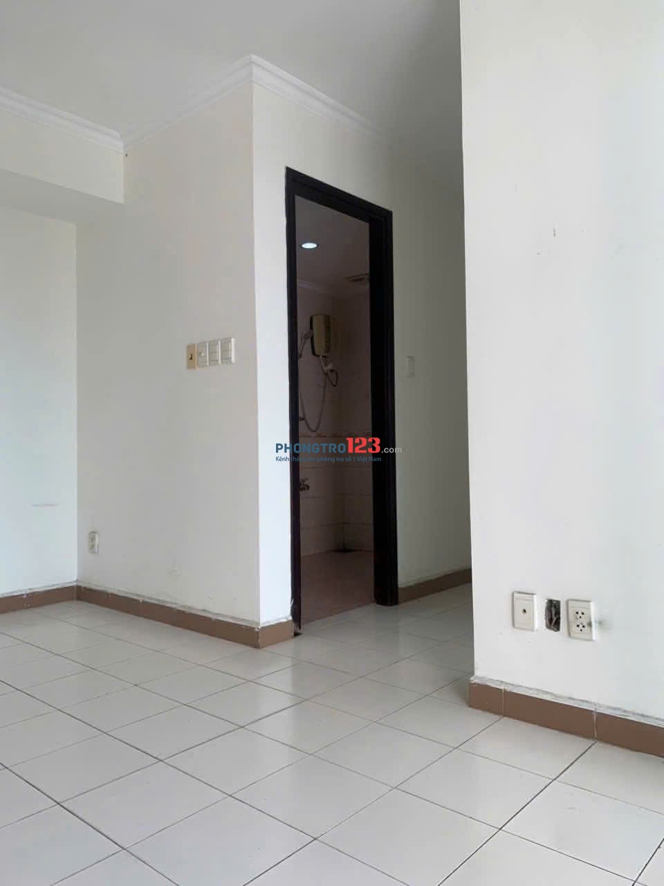Chung cư Trường Sa, Quận 3: 10,5triệu, 85m2, 2p ngủ, máy lạnh, ban công