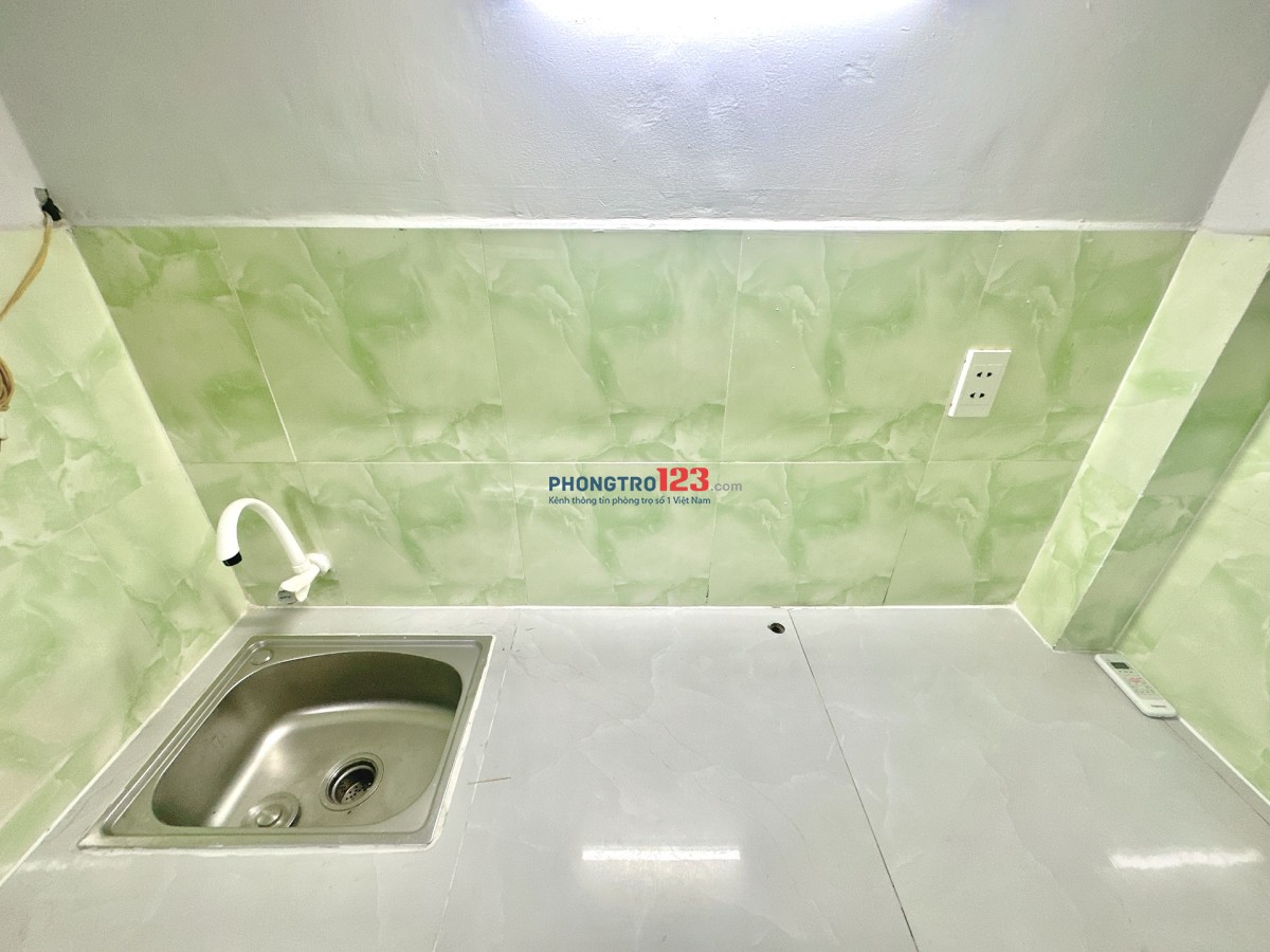Phòng Ngay Vincom Q9, rộng, cửa sổ thoáng, Ánh sáng tự nhiên, Giờ tự do,- Có Máy Lạnh
