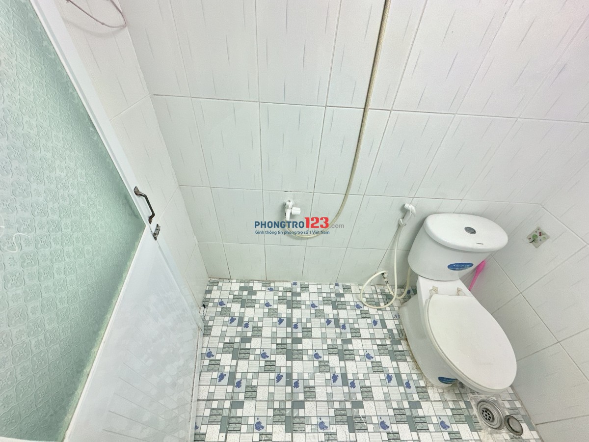 Phòng Ngay Vincom Q9, rộng, cửa sổ thoáng, Ánh sáng tự nhiên, Giờ tự do,- Có Máy Lạnh