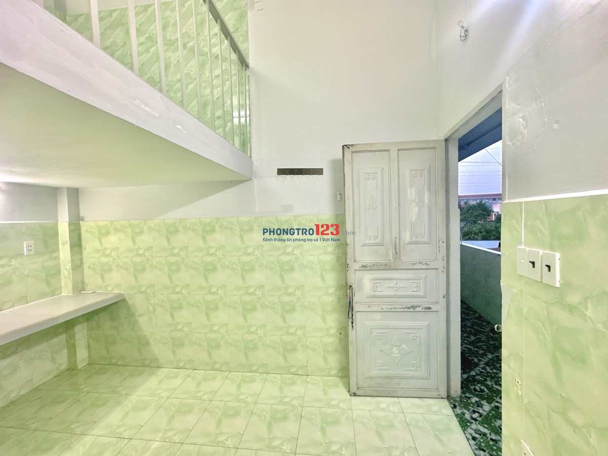 Phòng Ngay Vincom Q9, rộng, cửa sổ thoáng, Ánh sáng tự nhiên, Giờ tự do,- Có Máy Lạnh