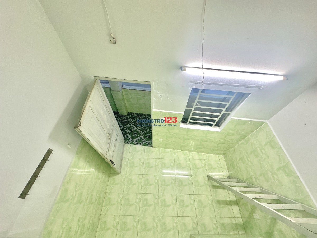 Phòng Ngay Vincom Q9, rộng, cửa sổ thoáng, Ánh sáng tự nhiên, Giờ tự do,- Có Máy Lạnh
