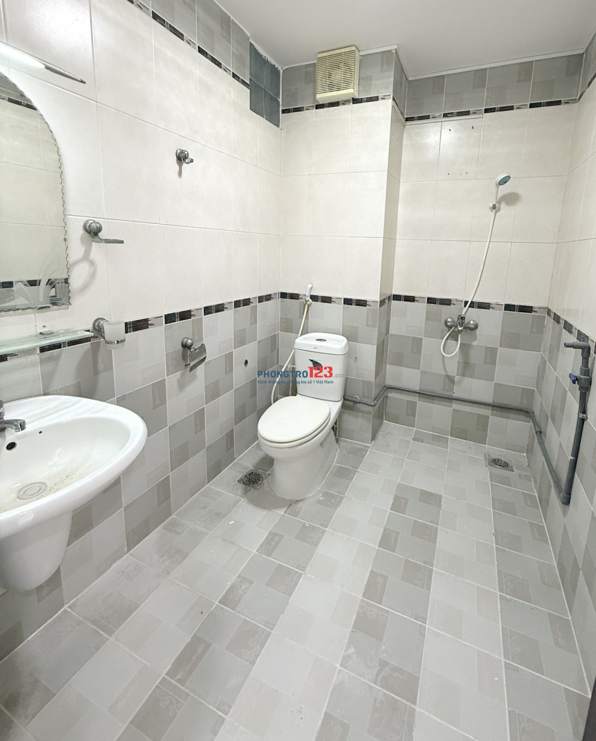 Chỉ 5Tr, Phòng mới Sơn Đẹp Trần Thị Ngôi Q8. (25-30m2) Full NT, gần ĐH Công Nghệ, CĐ Bách Khoa SG