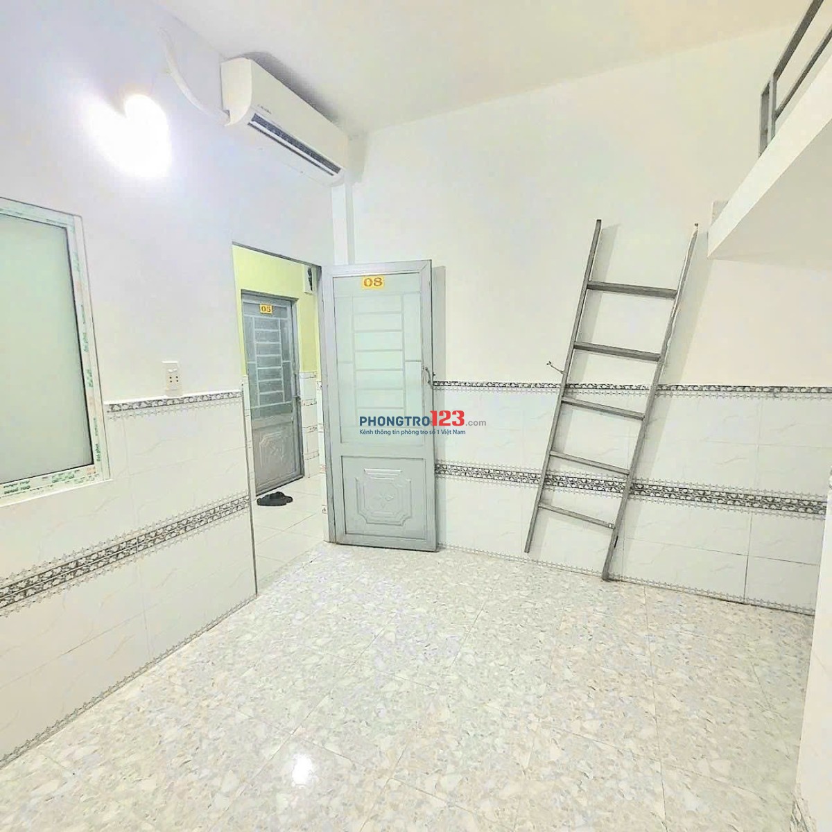  2.890.000 - CAM KẾT NHƯ HÌNH 100% - 30M2 - CÓ MÁY LẠNH - CỬA SỔ TRỜI - MIỄN PHÍ XE
