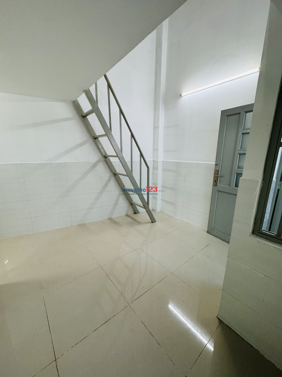 PHÒNG TRỌ NGAY 182 LÃ XUÂN OAI-GẦN LÊ VĂN VIỆT-KHU CNC (PTIT-SPKT-FPT-HUTECH