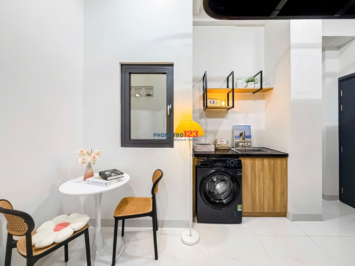 Phòng Mới Xây Decor Hiện Đại Có Cửa Sổ Thoáng