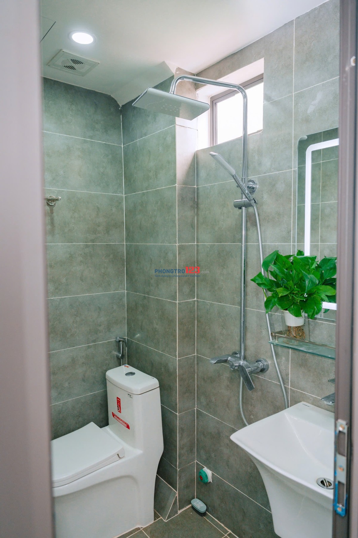 Cho thuê CC mini 1PN + 1WC tại 27 Võng Thị, Q. Tây Hồ giá tốt 4 triệu VND/th