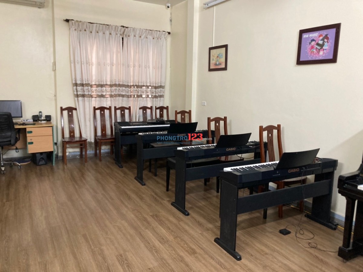 Cho thuê nhà 4 tầng nguyên căn, căn góc, phố Tân Mai, đường oto tránh, chính chủ
