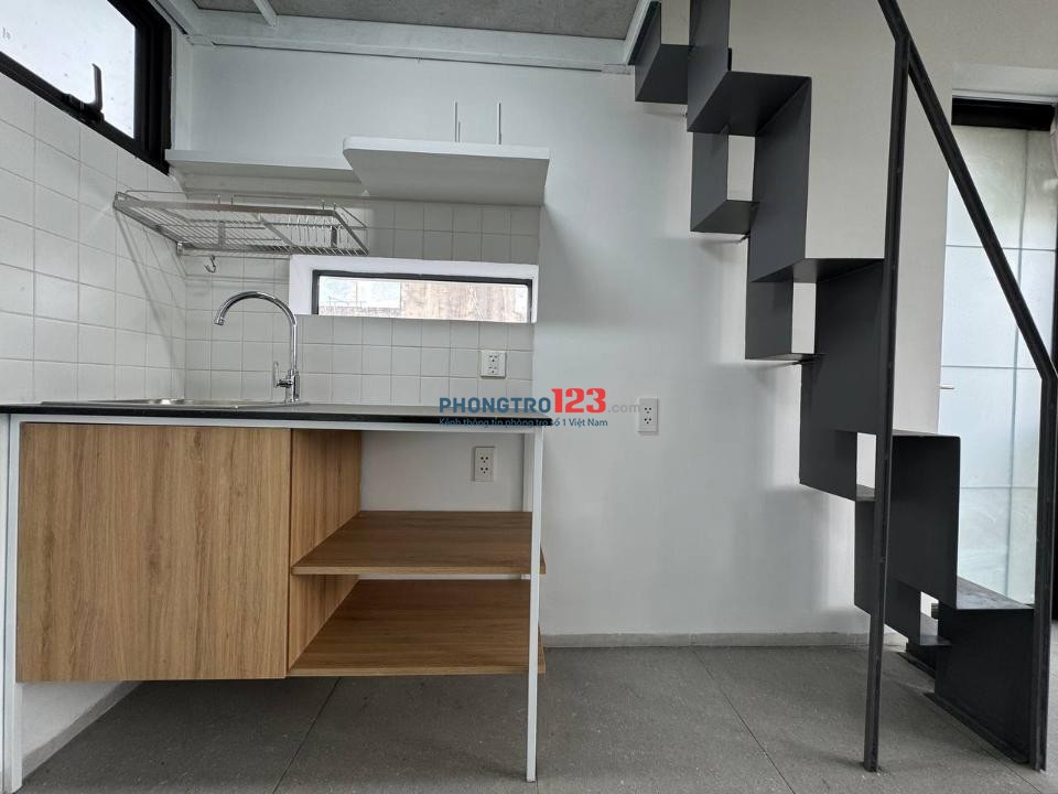 [THỦ ĐỨC] PHÒNG DUPLEX BAN CÔNG RIÊNG SIÊU THOÁNG- NGAY SÁT ĐH TÀI CHÍNH MARKETING Q9