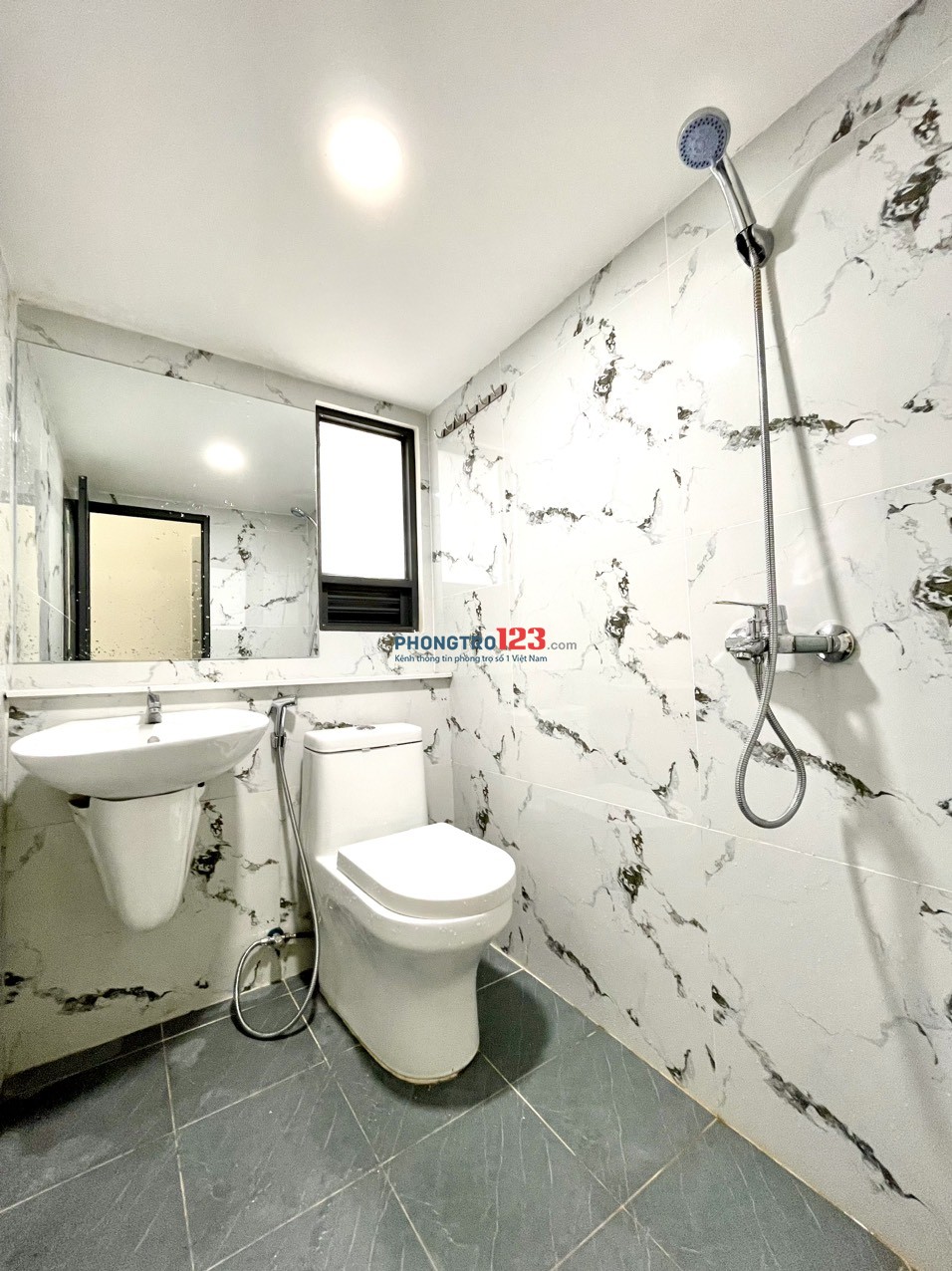 PHÒNG MỚI XÂY CÓ THANG MÁY GẦN LOTTE Q.7 - CHỢ TÂN QUY