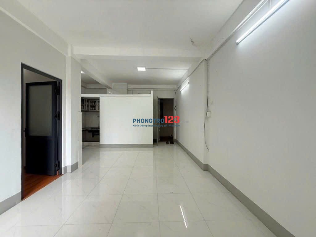 Chung cư Lê Văn Sỹ, Tân Bình: 87m2, 2p ngủ, máy lạnh, 10,5tr/th