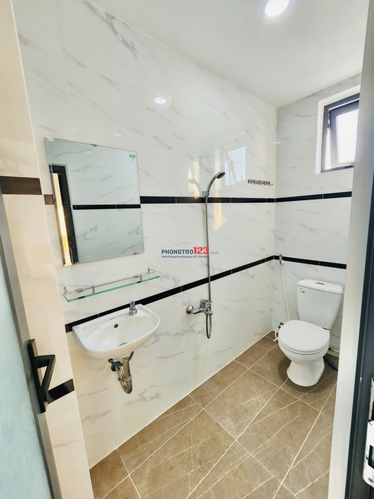 CHO THUÊ PHÒNG CÓ CỬA SỔ TRỜI ĐÓN NẮNG TỰ NHIÊN XÔ VIẾT NGHỆ TĨNH, BÌNH THẠNH - GẦN NGÃ TƯ HÀNG XANH