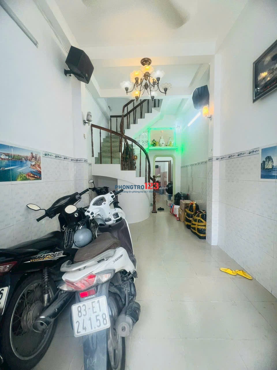 Phòng trọ cho thuê Q10, có máy lạnh, toilet riêng.