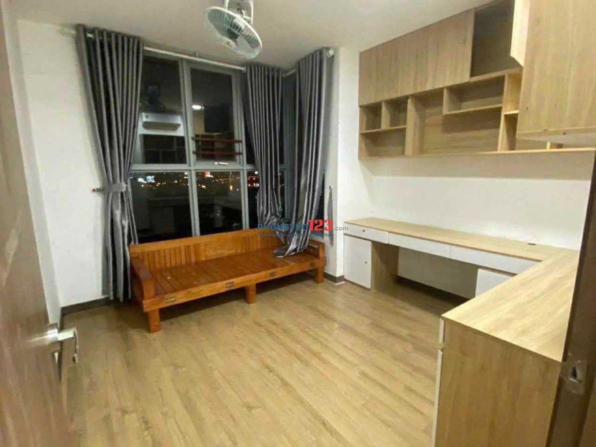 Tìm nữ ở ghép phòng thường trong căn 3PN2WC
