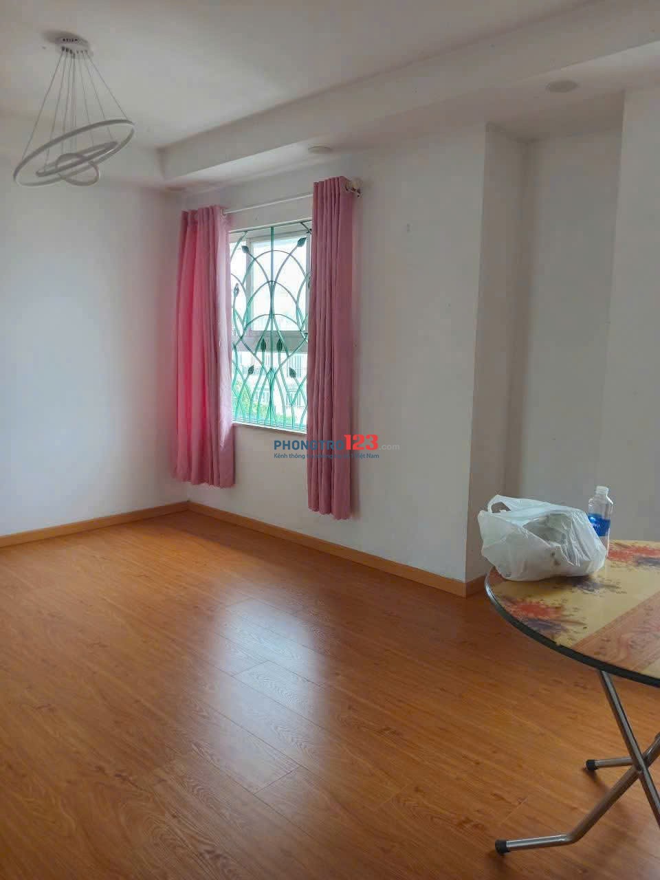Chung cư Đặng văn Ngữ căn 2 phòng ngủ giá 11tr5/th